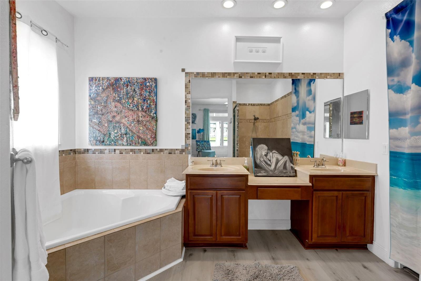 BRISTOL ESTATES - Residential