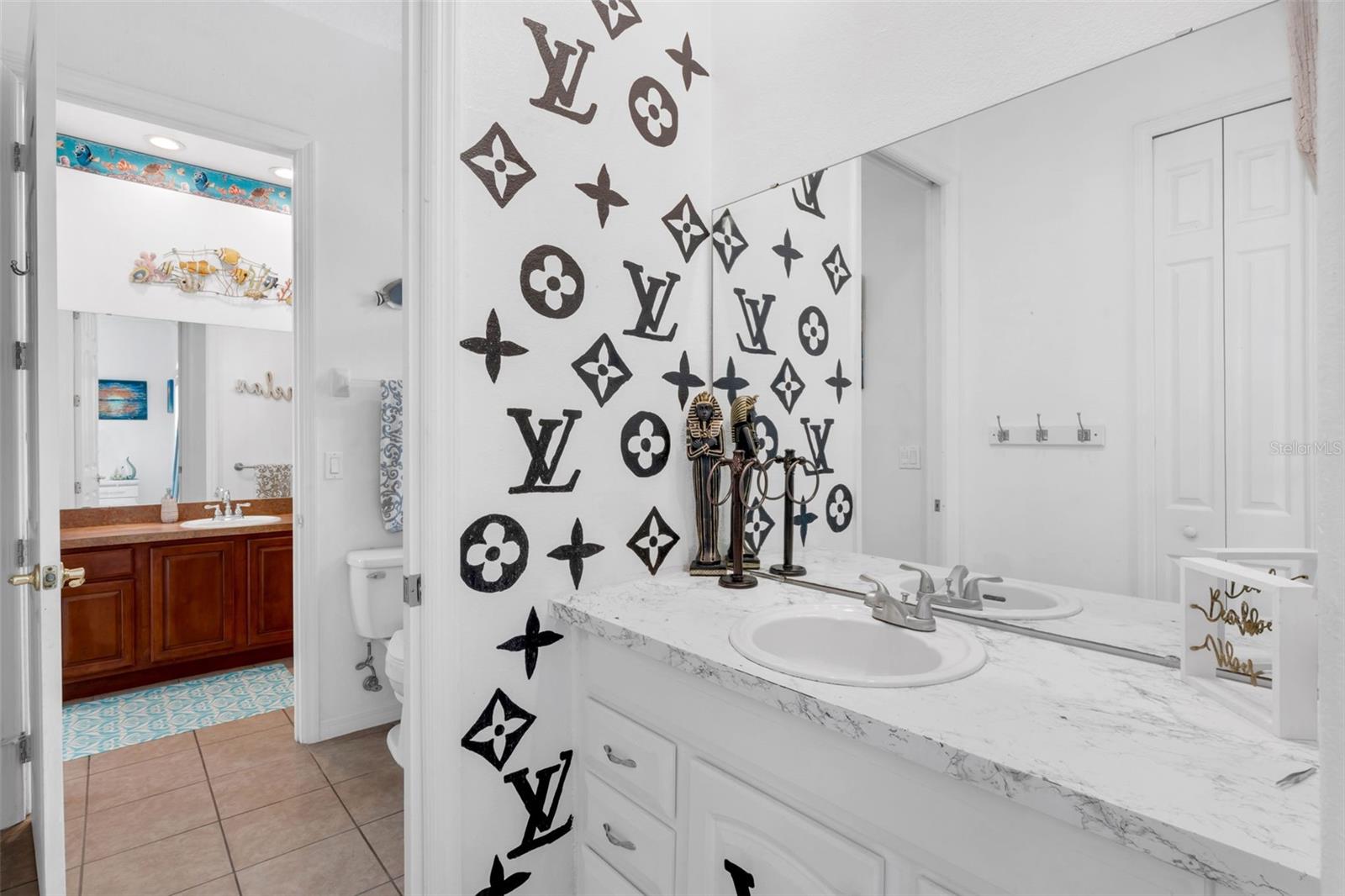 BRISTOL ESTATES - Residential