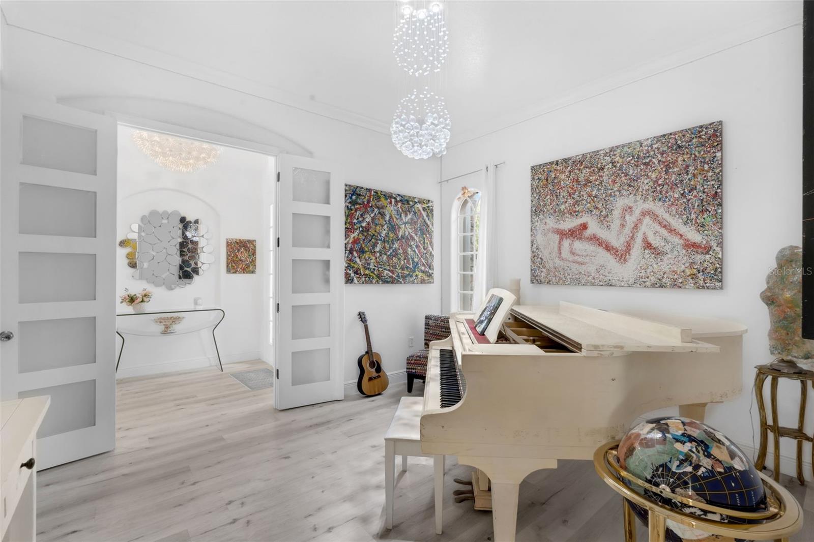 BRISTOL ESTATES - Residential