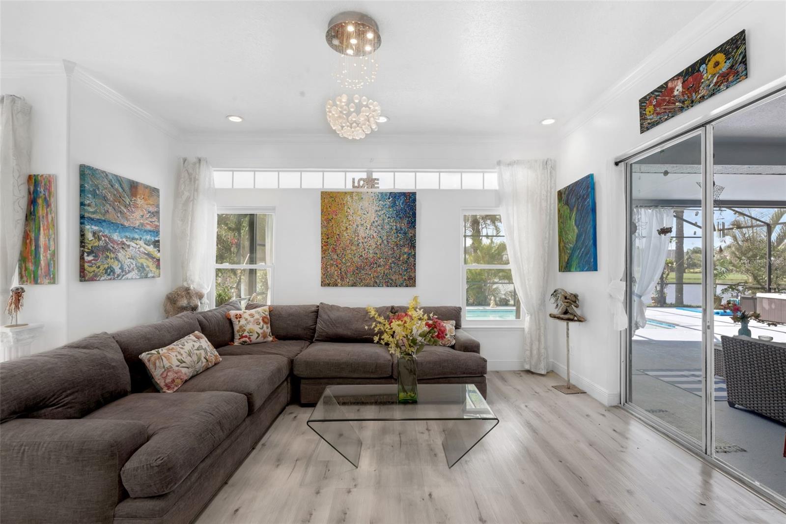 BRISTOL ESTATES - Residential