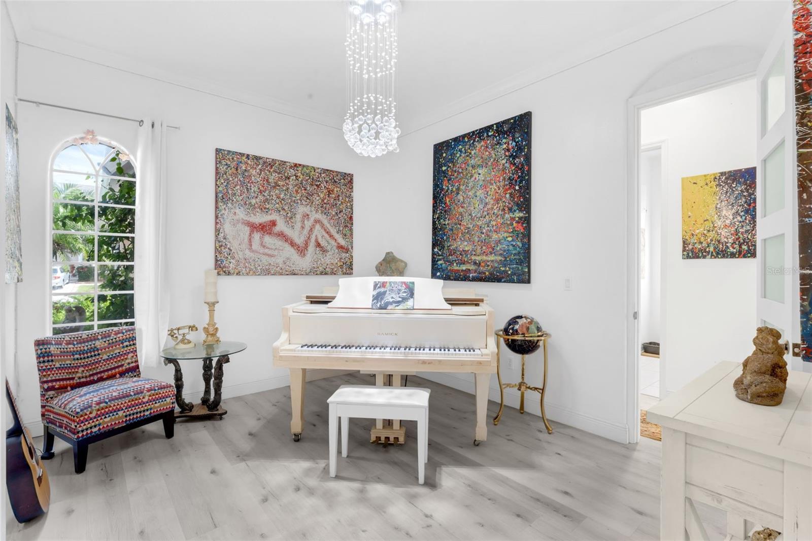 BRISTOL ESTATES - Residential