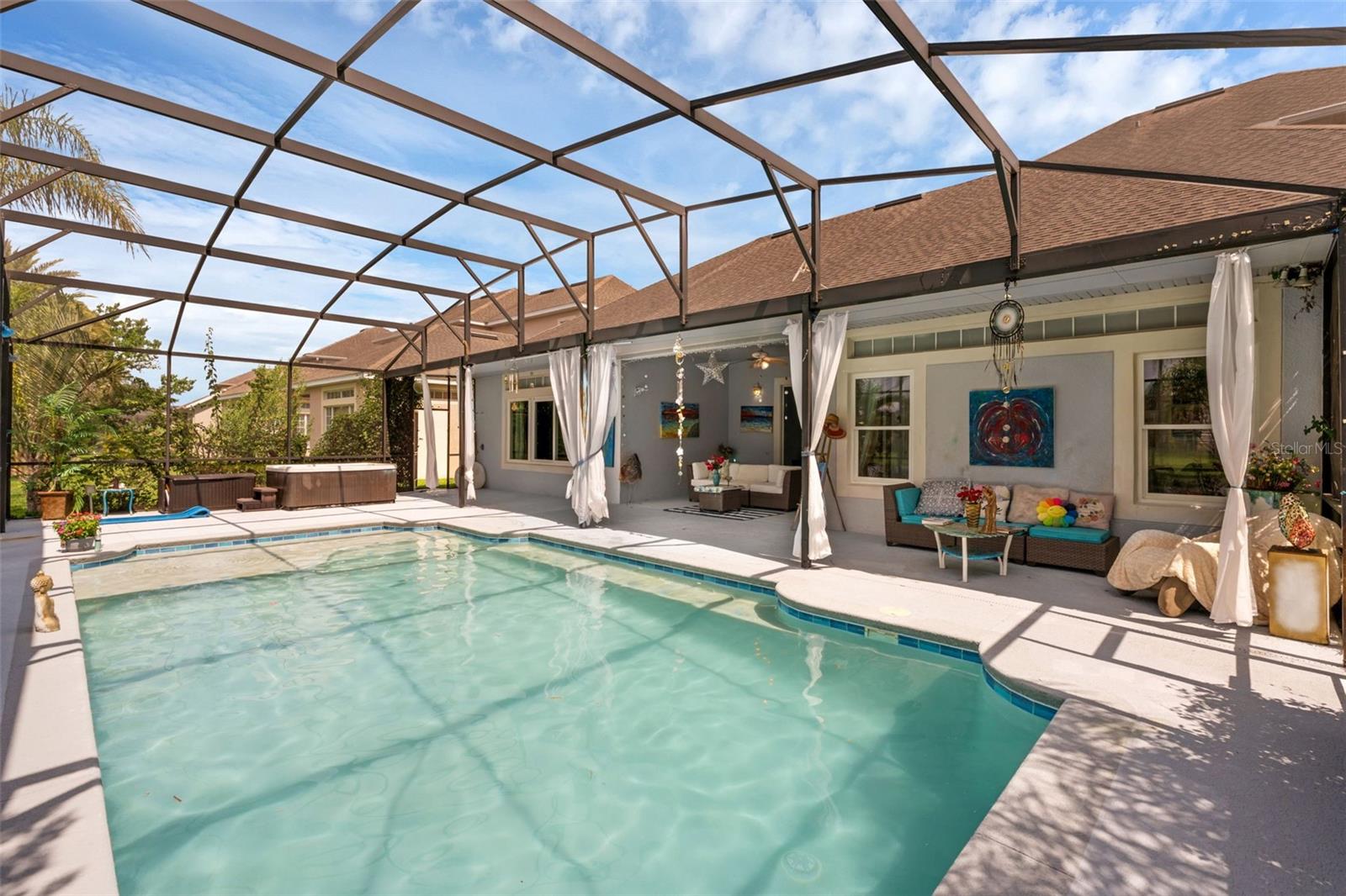 BRISTOL ESTATES - Residential