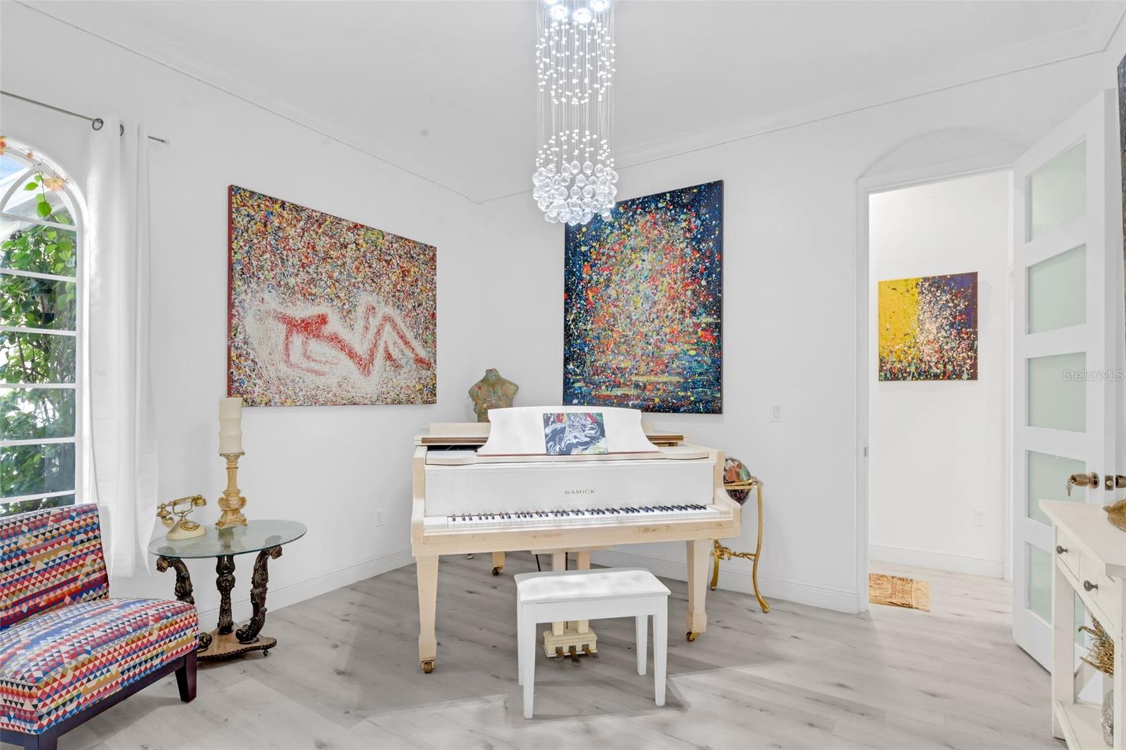 BRISTOL ESTATES - Residential