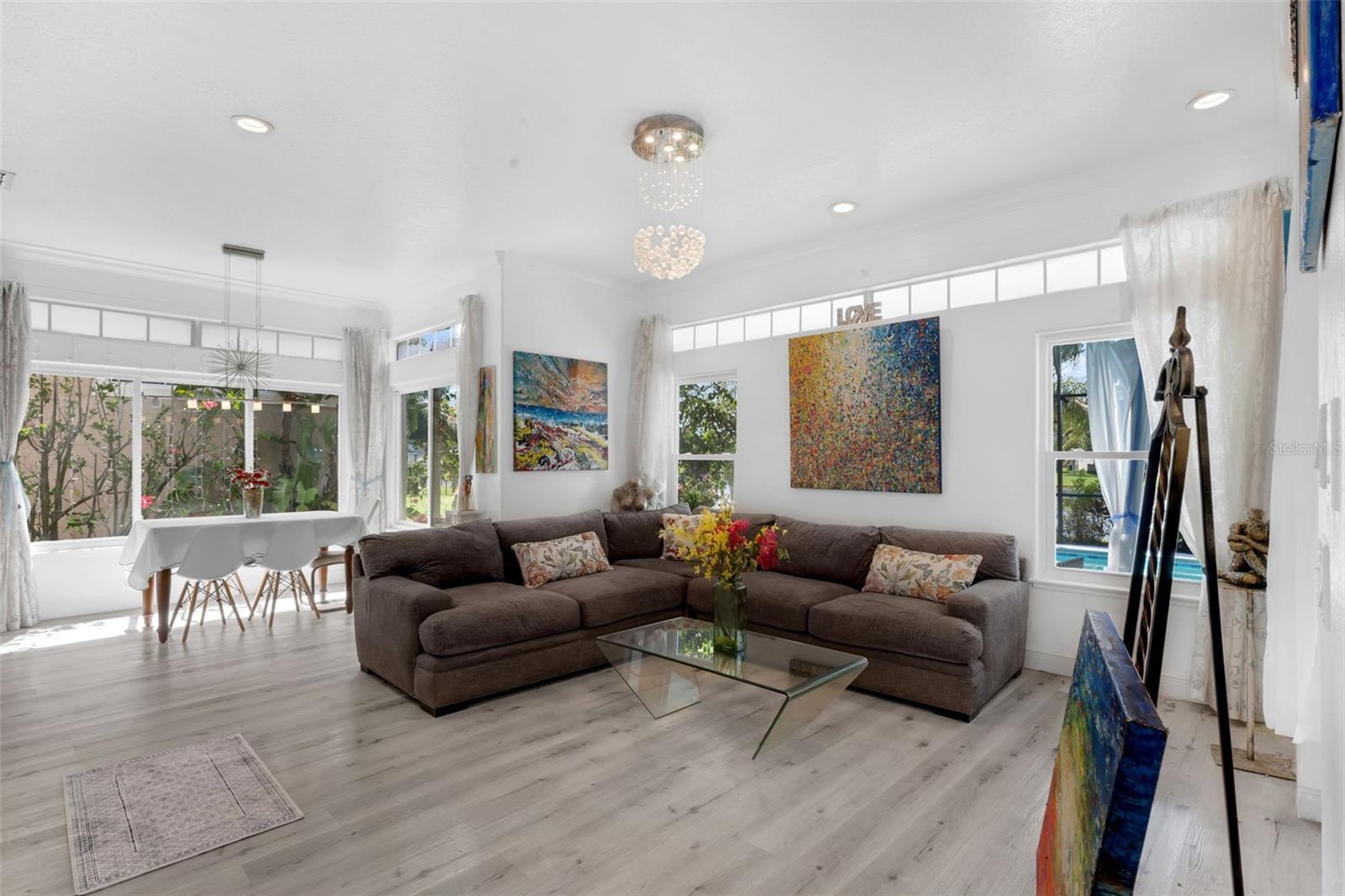 BRISTOL ESTATES - Residential