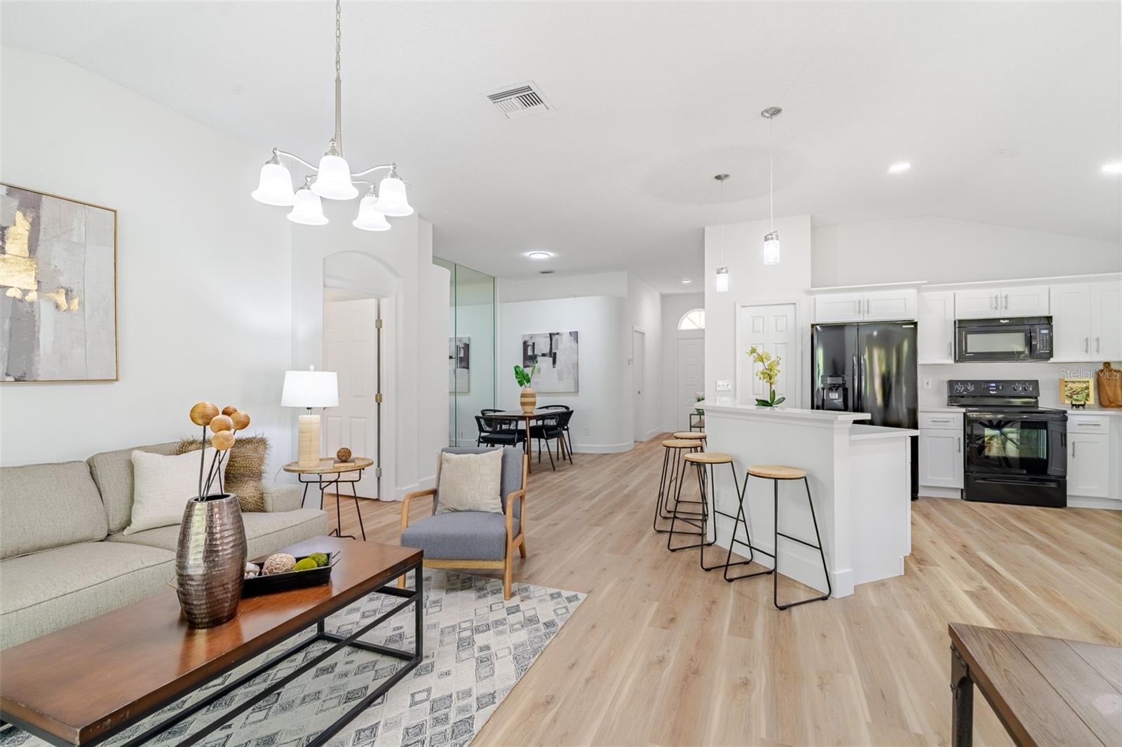 FOUNTAINS AT CYPRESS LAKES II-A THE - Residential