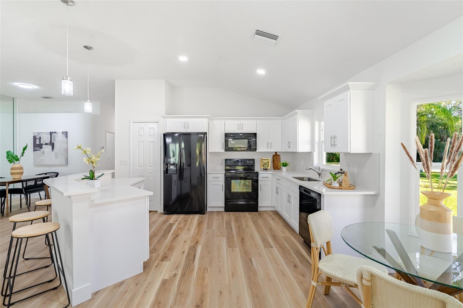 FOUNTAINS AT CYPRESS LAKES II-A THE - Residential