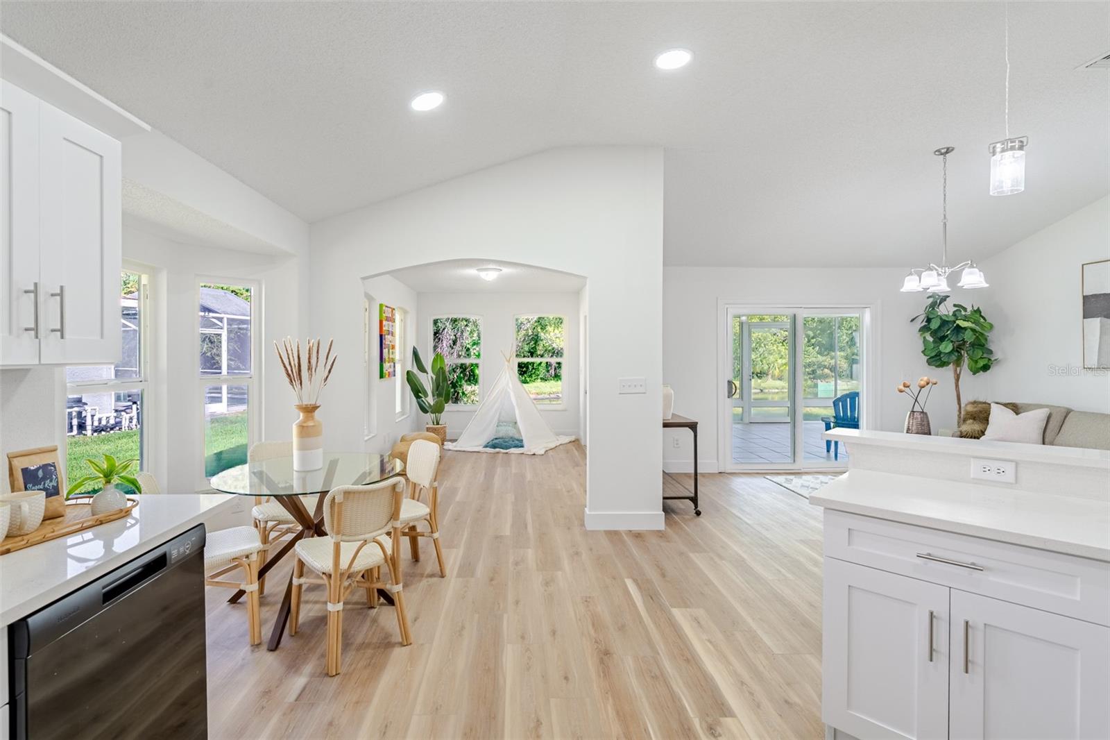 FOUNTAINS AT CYPRESS LAKES II-A THE - Residential