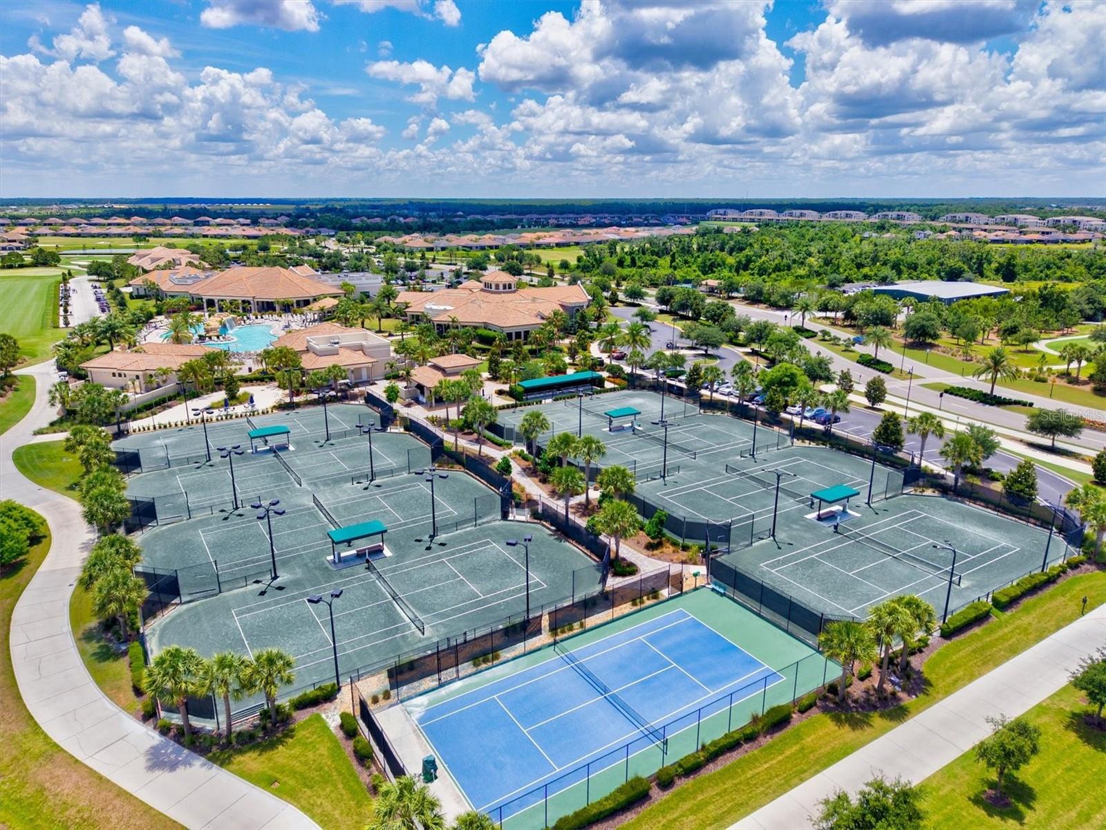 COACH HOMES IV AT LAKEWOOD NATIONAL - Residential