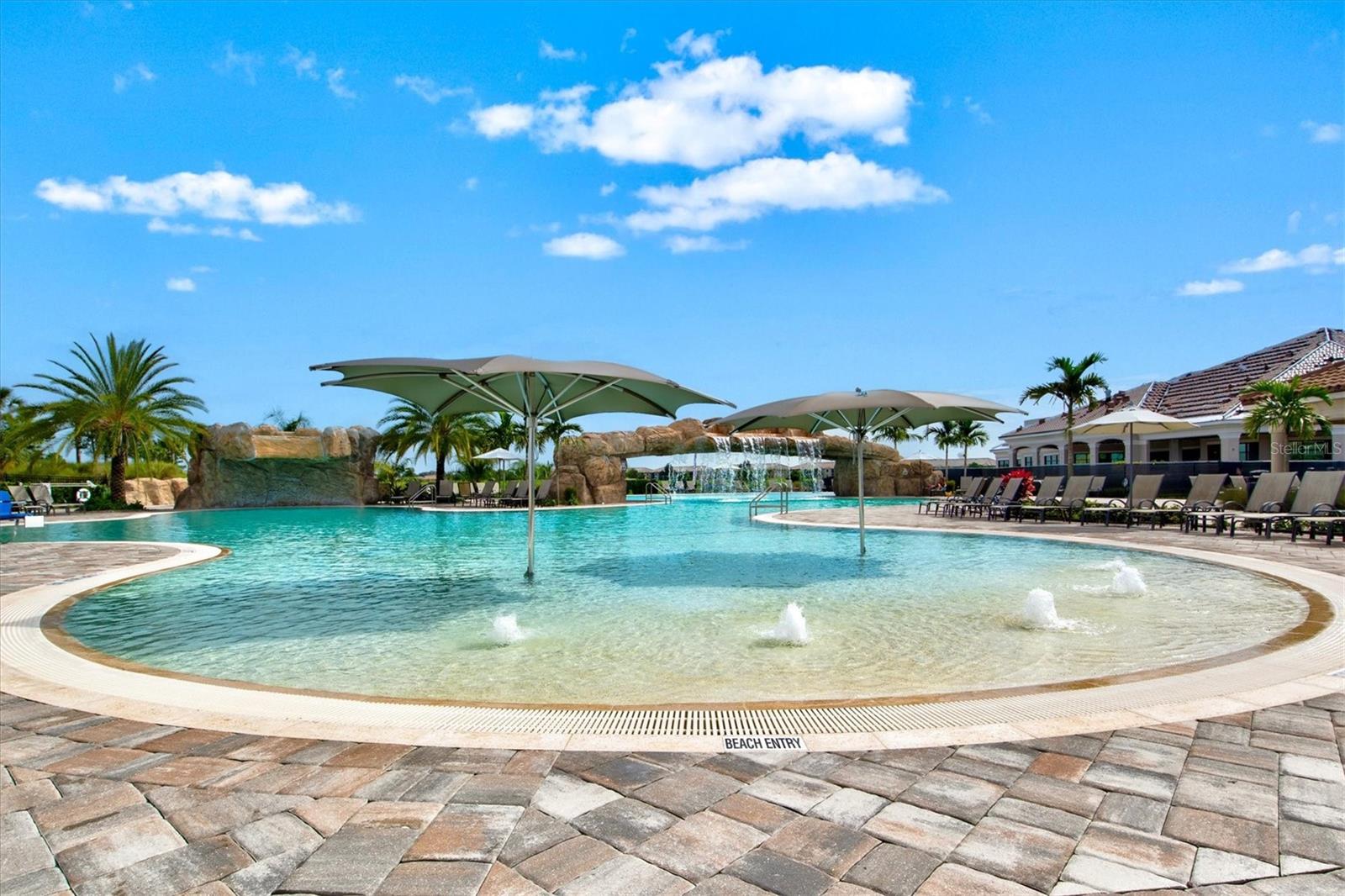 COACH HOMES IV AT LAKEWOOD NATIONAL - Residential