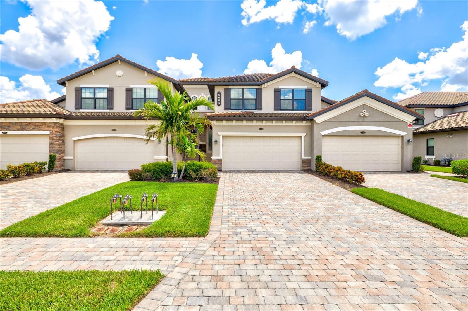 COACH HOMES IV AT LAKEWOOD NATIONAL - Residential