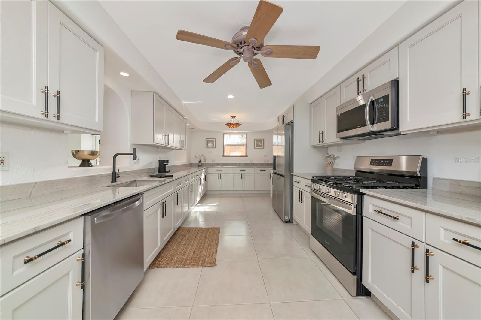 SARASOTA BEACH - Residential Lease