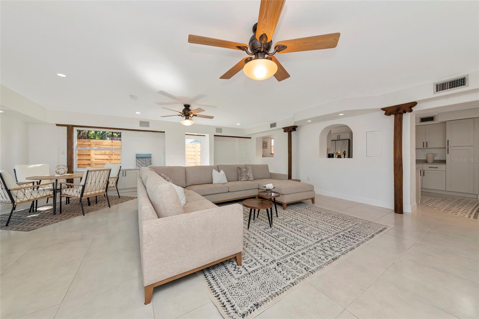 SARASOTA BEACH - Residential Lease