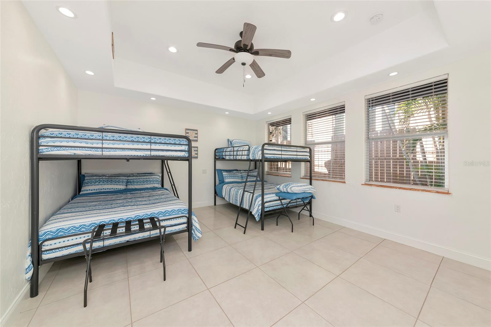 SARASOTA BEACH - Residential Lease