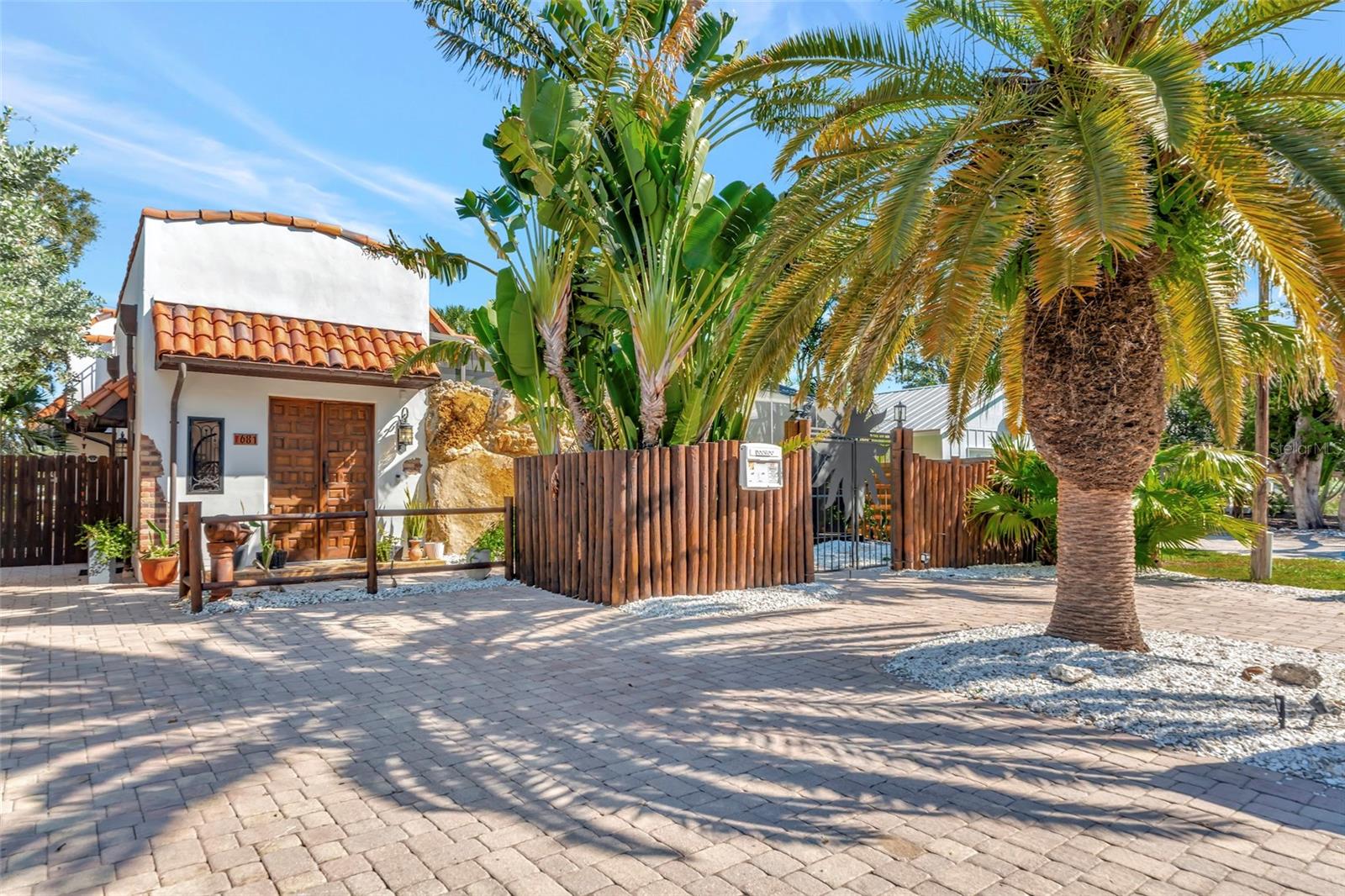 SARASOTA BEACH - Residential Lease