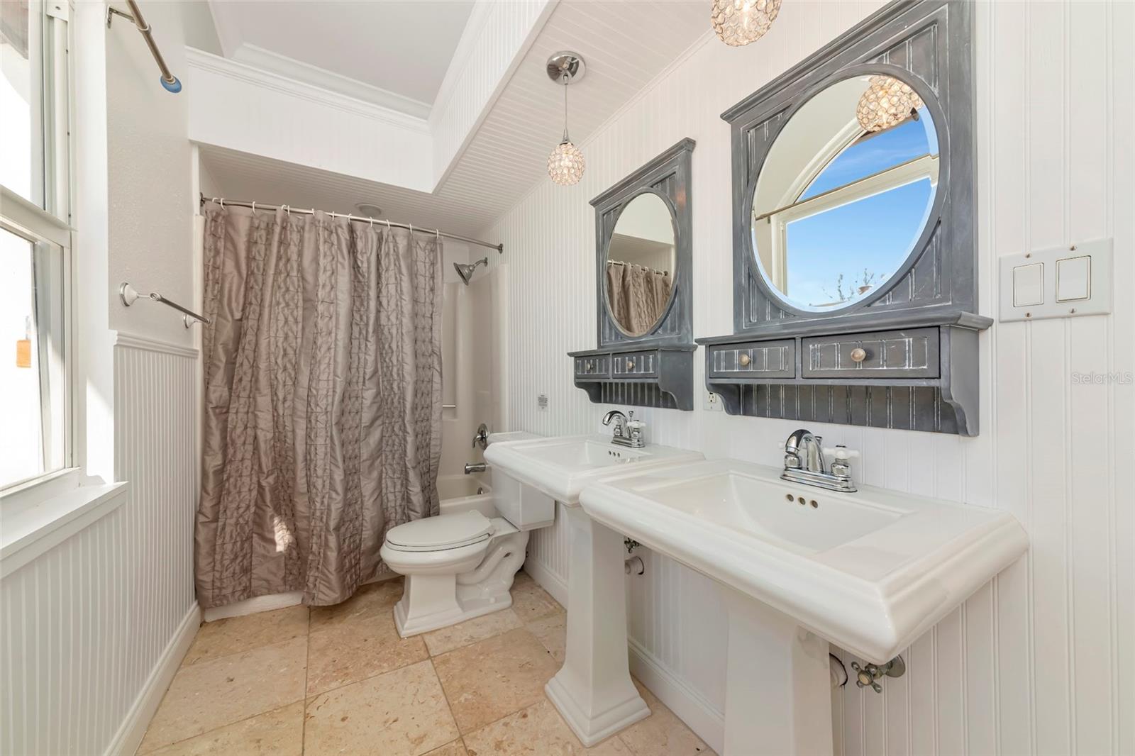 SARASOTA BEACH - Residential Lease