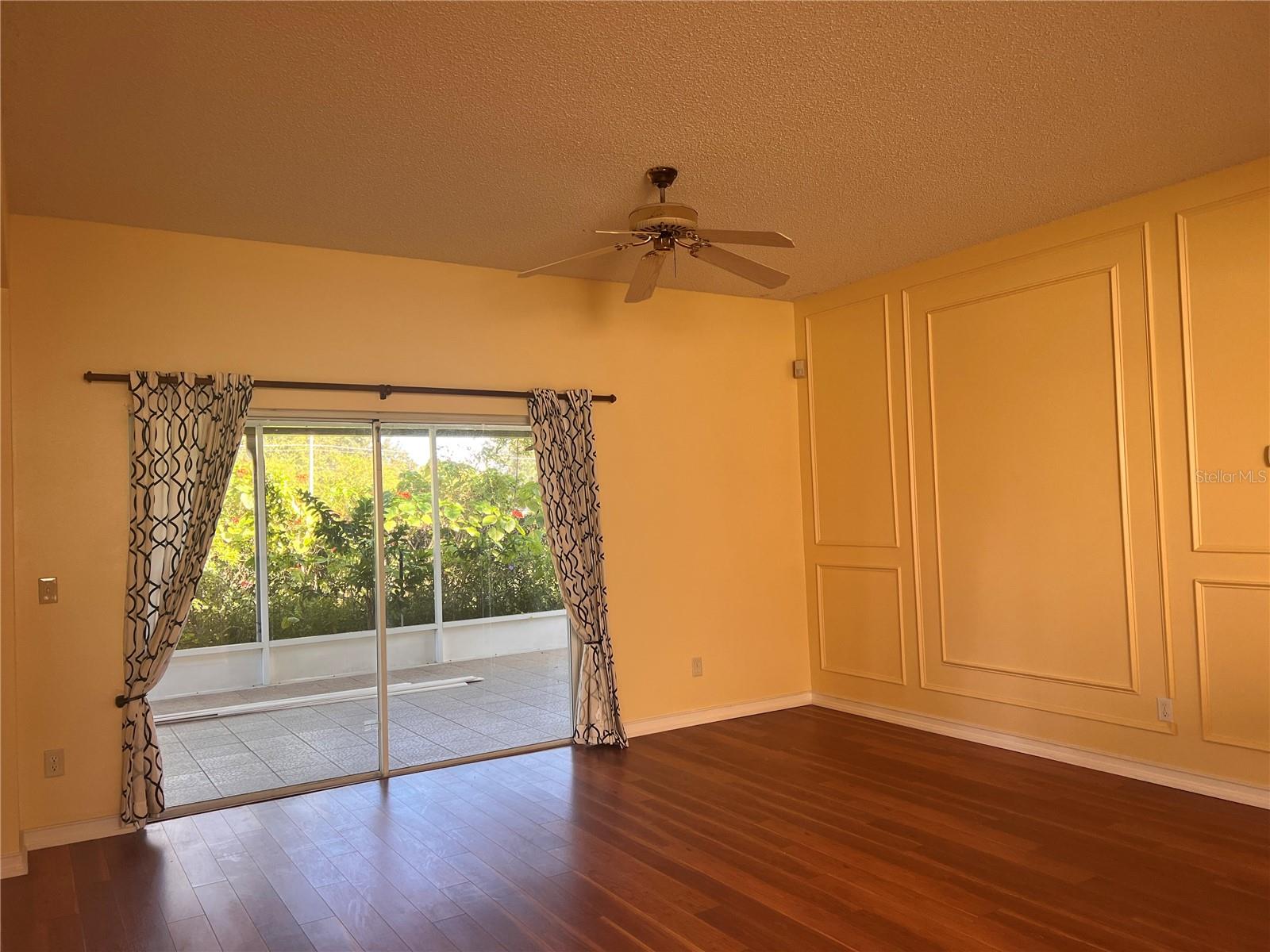 REFLECTIONS - Residential Lease