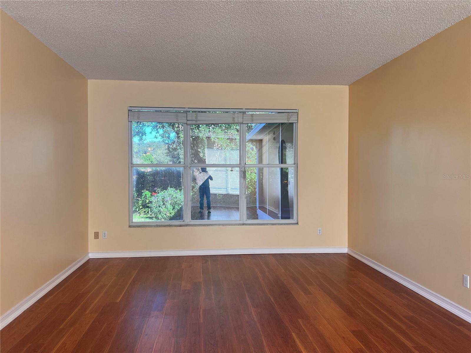 REFLECTIONS - Residential Lease