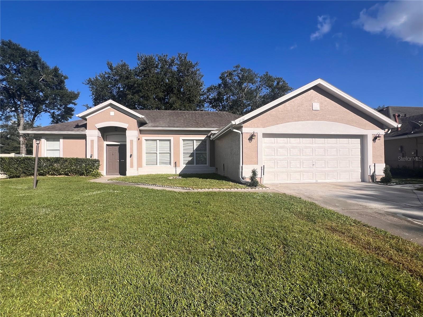 REFLECTIONS - Residential Lease