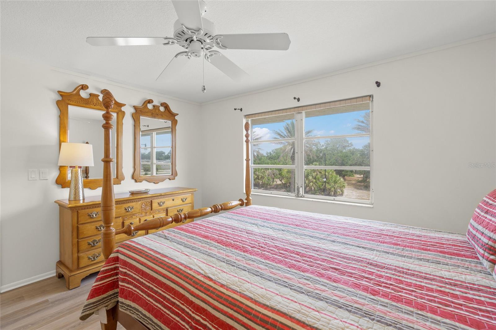 HOLIDAY APTS - Residential