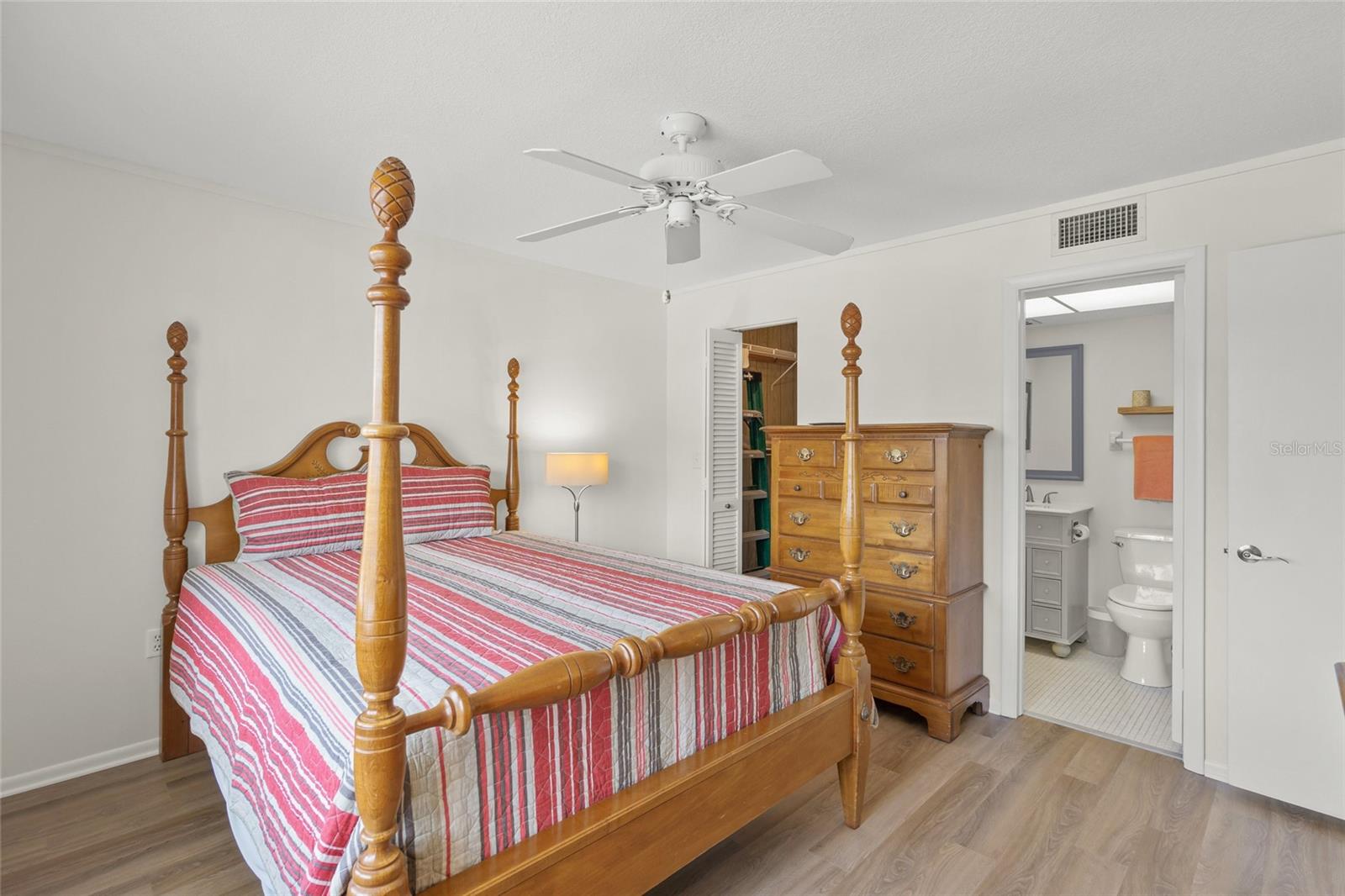 HOLIDAY APTS - Residential