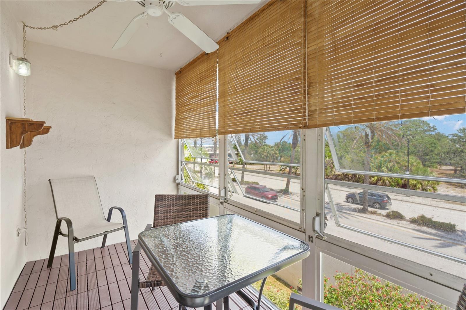 HOLIDAY APTS - Residential