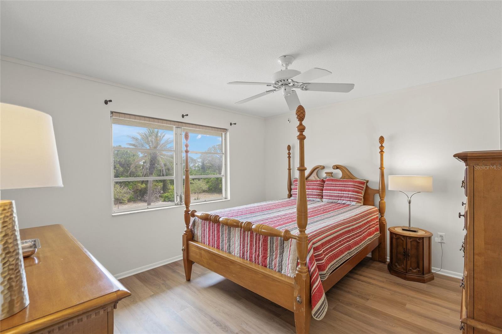 HOLIDAY APTS - Residential