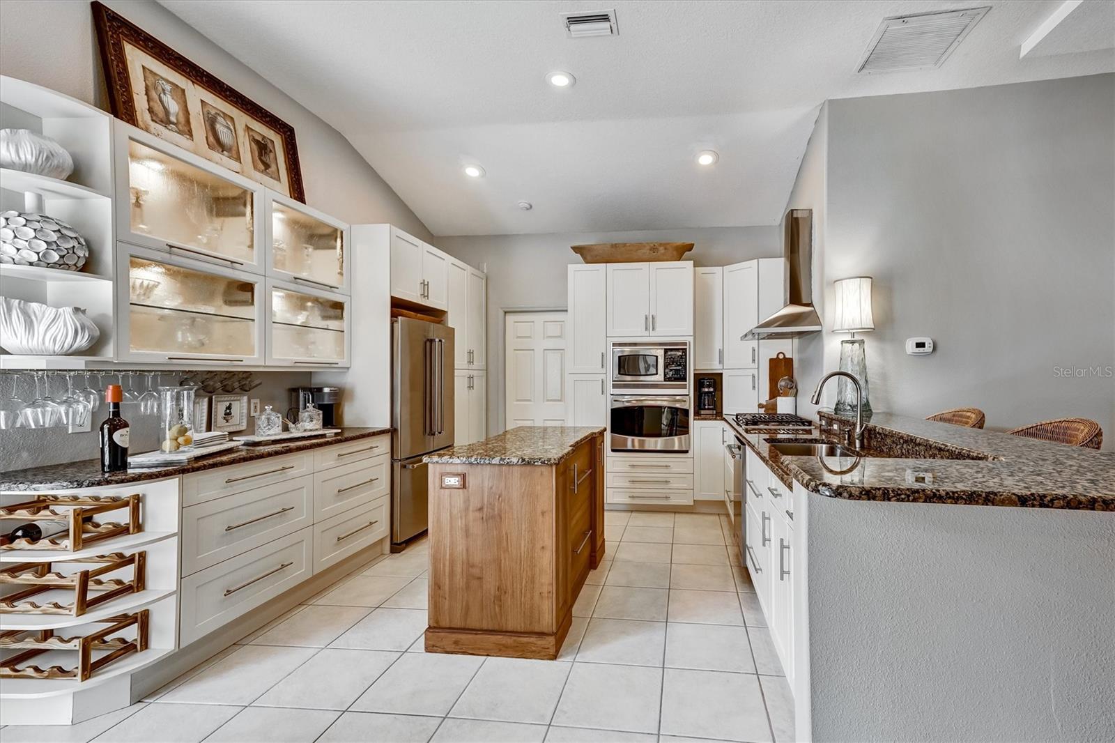 CARLYLE AT VILLAGES OF PALM-AIRE - Residential