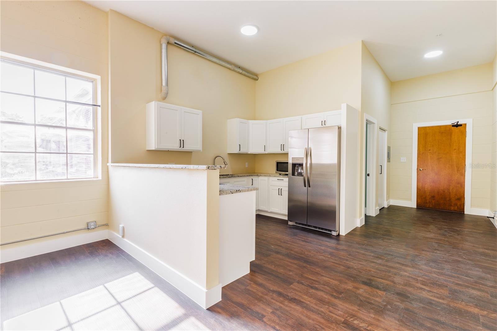 306 W WISCONSIN AVENUE 208