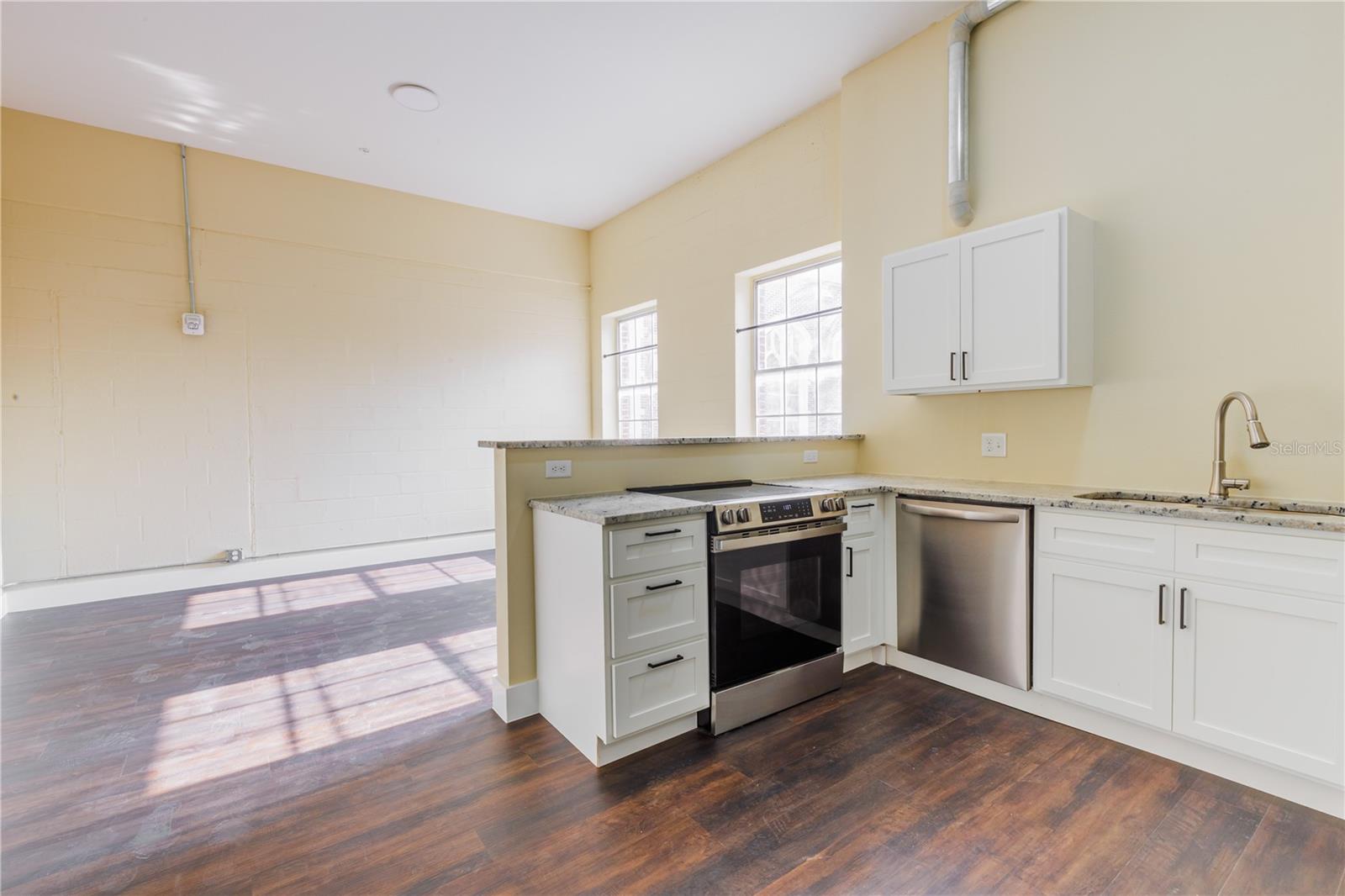 306 W WISCONSIN AVENUE 208