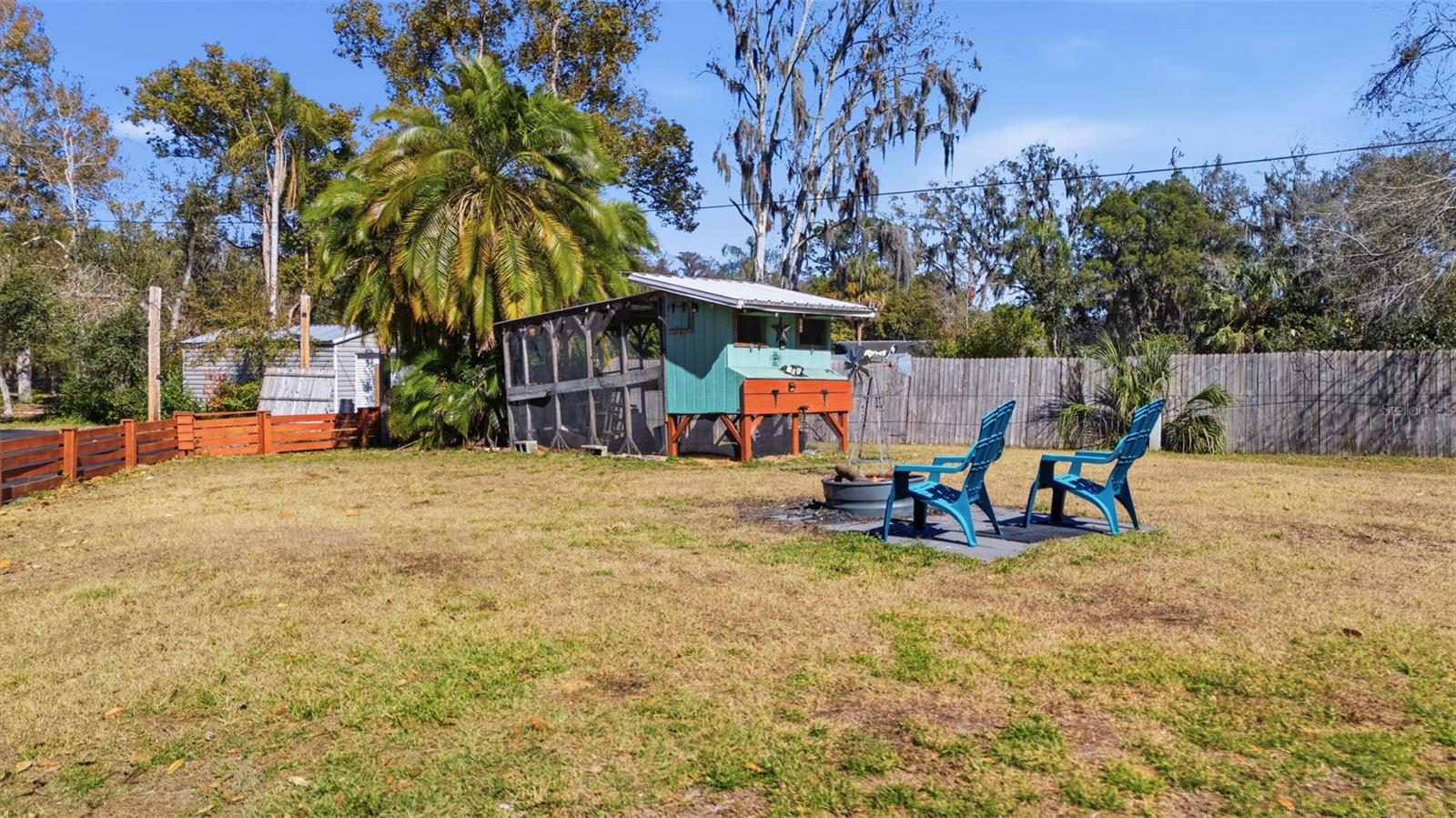 WARREN ESTATES - Land