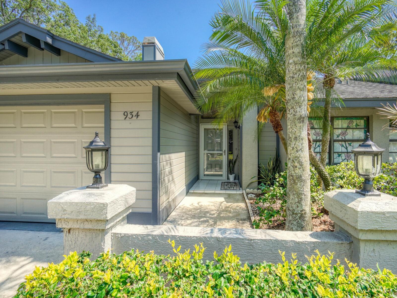 934 LUCAS LANE