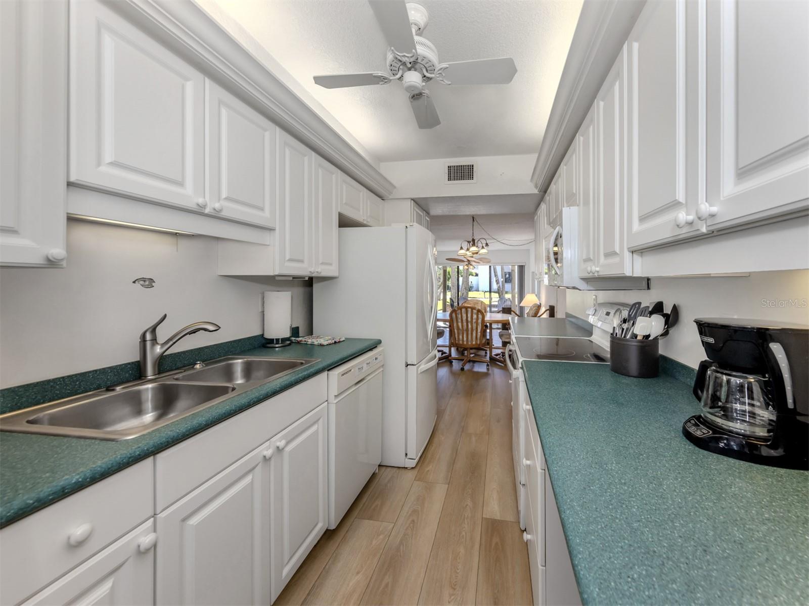 BAHIA VISTA GULF - Residential