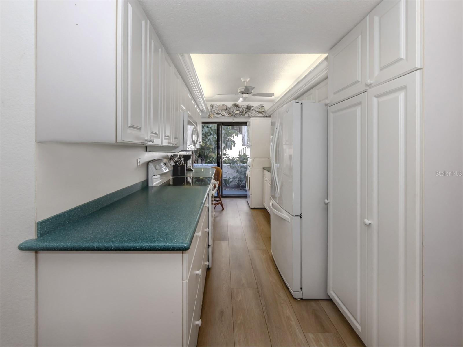 BAHIA VISTA GULF - Residential