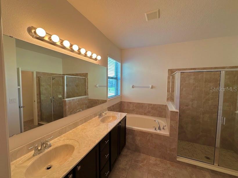 DORAL POINTE UNIT 2 - Residential
