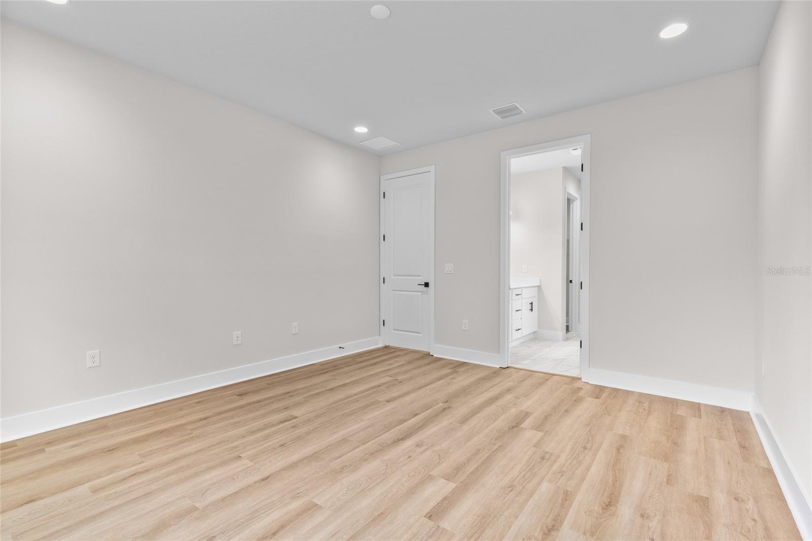 TAFT TOWN - Residential