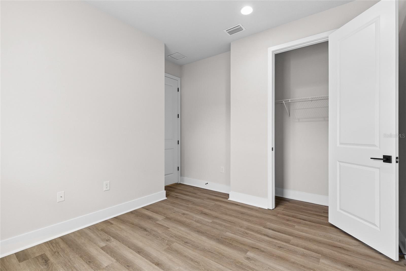 TAFT TOWN - Residential