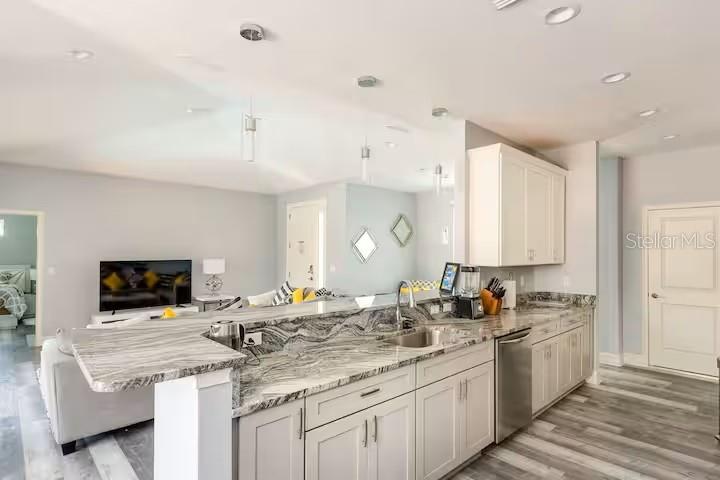 OAKLAND HILLS SEC - Residential