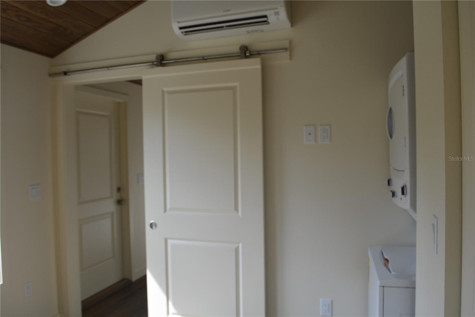 MILTON SQUARE - Residential