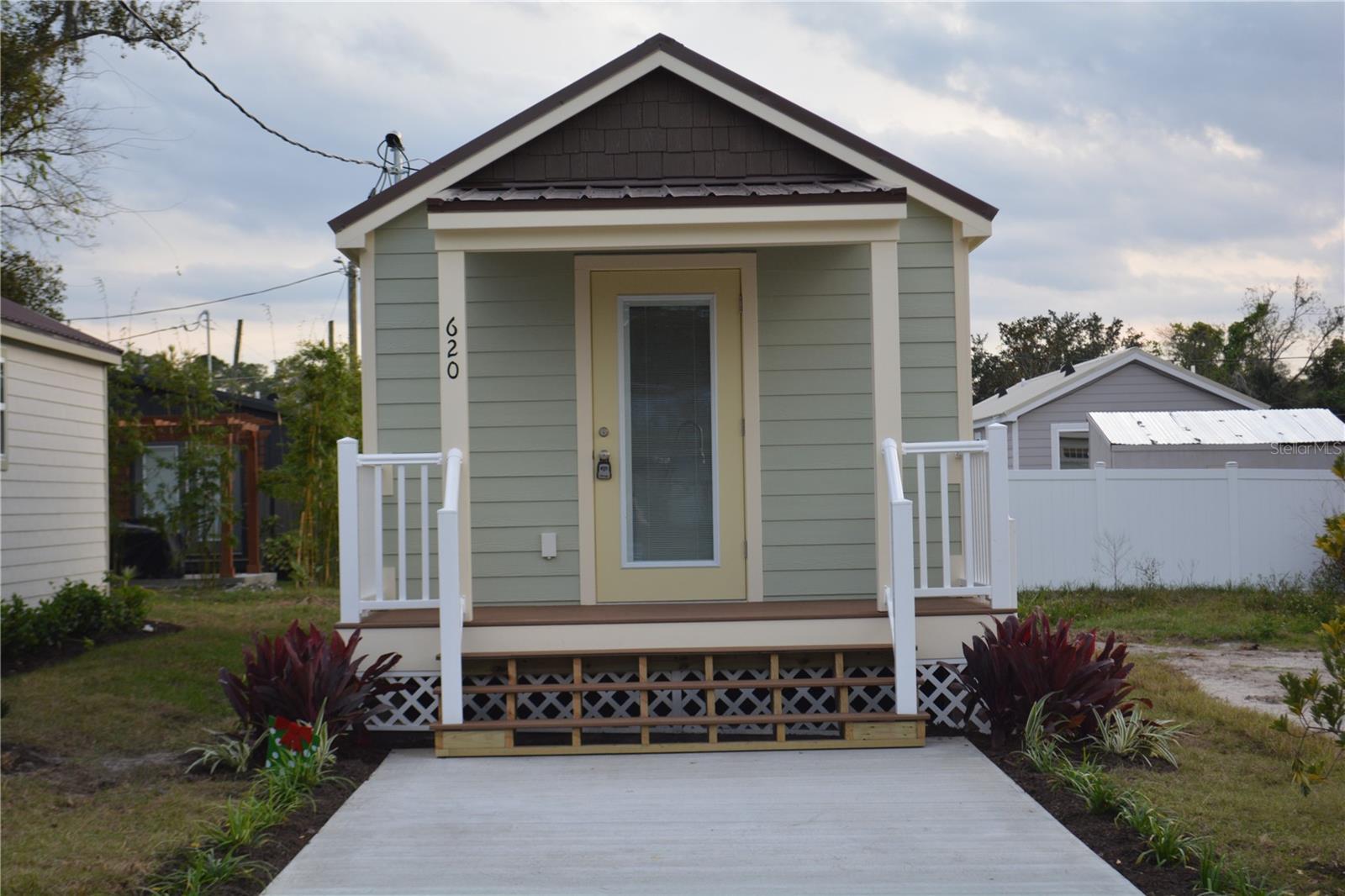 MILTON SQUARE - Residential