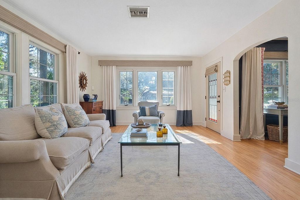 Photo of 1105 Nottingham Street, Orlando, FL 32803 (MLS # O6377438)