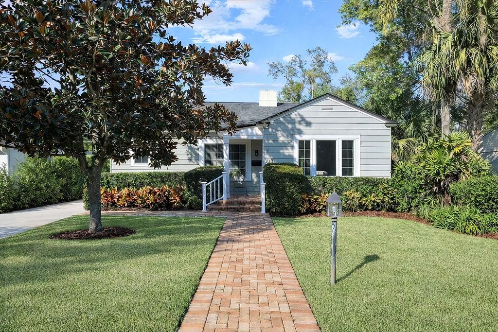 Photo of 1105 Nottingham Street, Orlando, FL 32803 (MLS # O6377438)