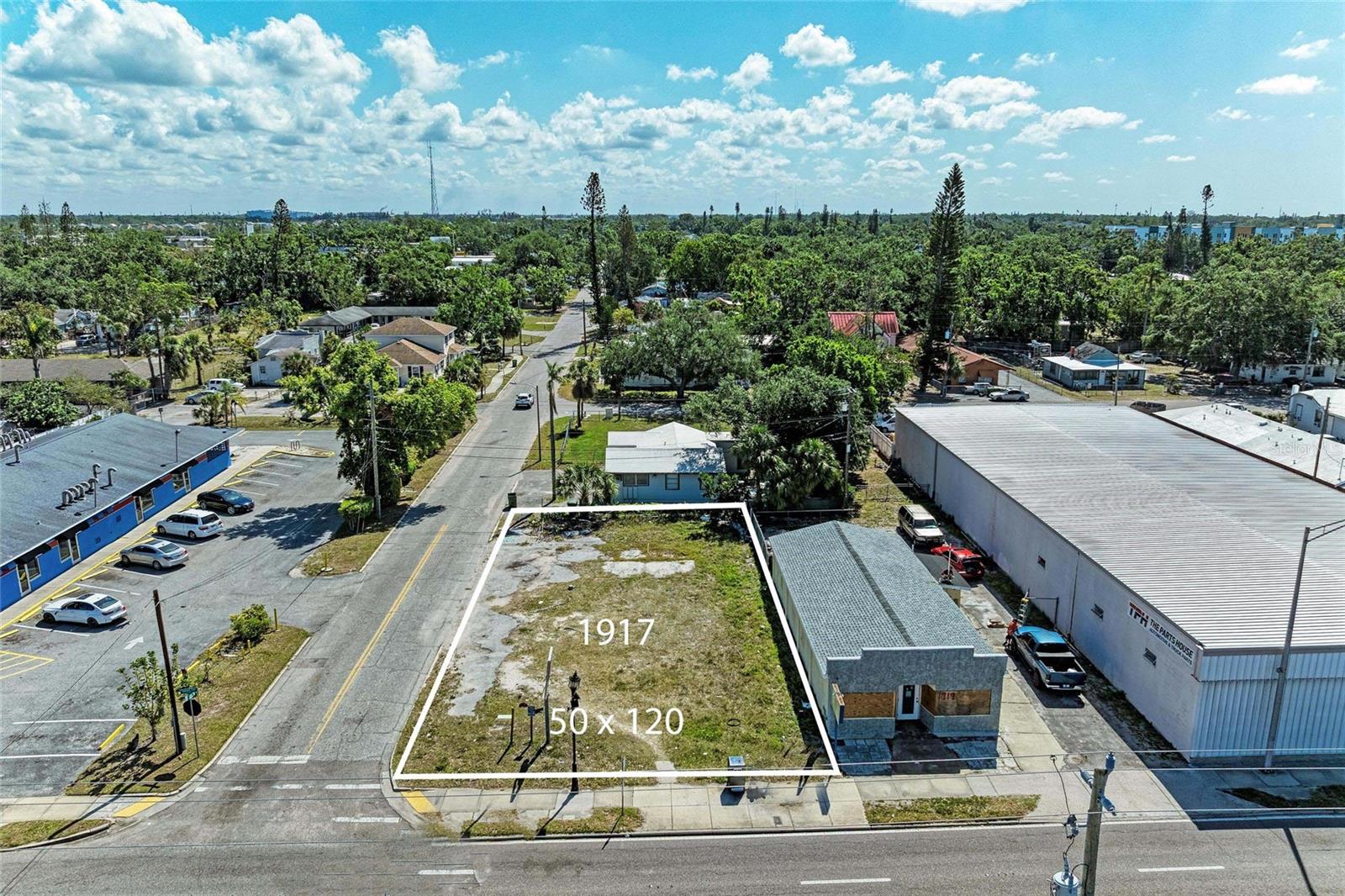Corner Lot, Vacant Land, 50 x 120, SE Corner of 19th Ave W & 14th St W (Tamiami Trail)). Zoned BR_T4-O, City of Bradenton, permitted uses include Commercial, Retail, Restaurant, Office, Medical, Veterinary Clinic, Residential, Multi-Family. Special Uses include Drive-Through Facility, Automotive Specialty, Light Industrial Facility, Warehouse etc. Adjacent Properties: 1909 Laundromat, 1919 Vacant Building, 1925 The Parts House, 1914 San Remo Pizza & Pasta, 1920 Family Dollar, 2004 Key Food Fresh Supermarket. Traffic Light at 21st Ave W & 14th St W.