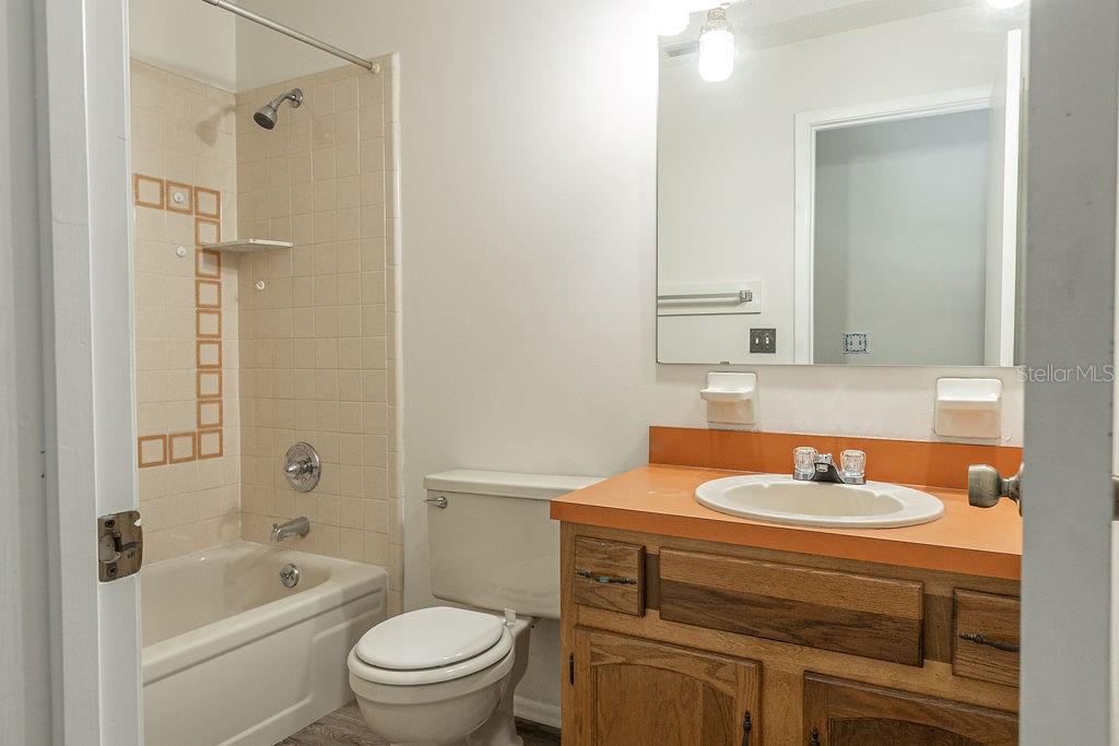 ORANGE CITY HILLS ADD 01 SEC UNREC 138A - Residential Lease