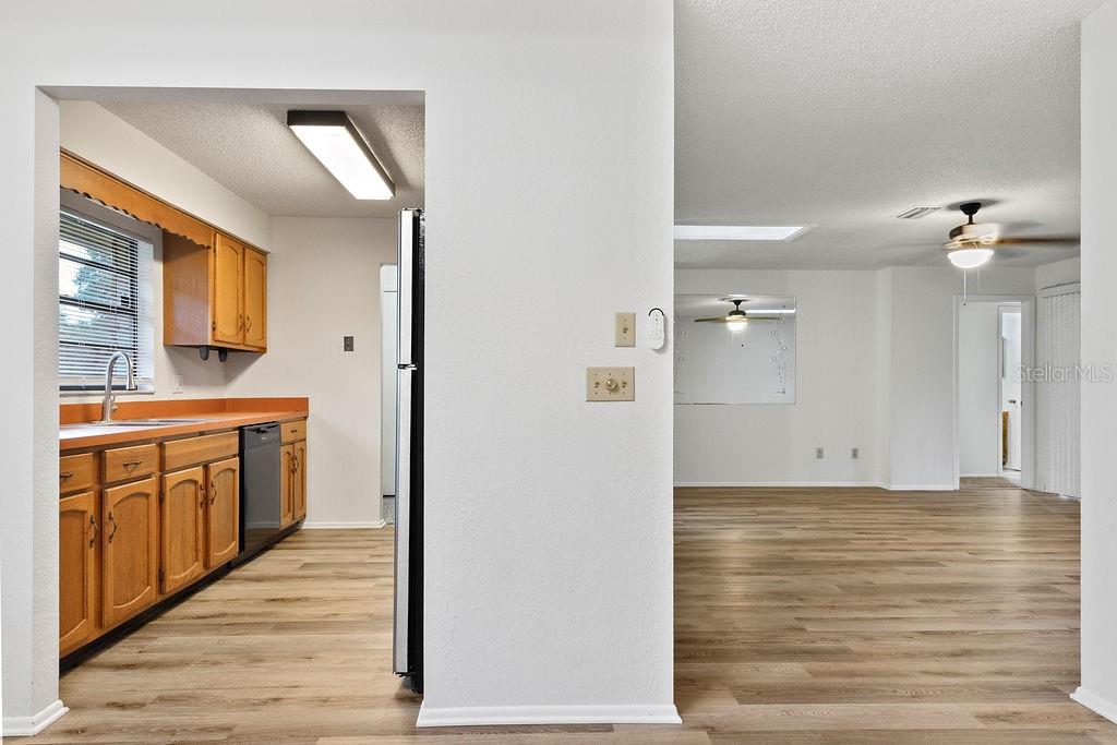 ORANGE CITY HILLS ADD 01 SEC UNREC 138A - Residential Lease