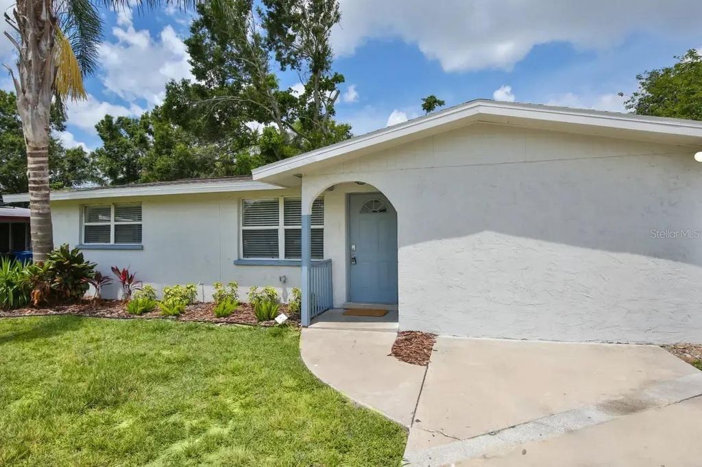 Photo of 5622 S Lockwood Ridge Road, Sarasota, FL 34231 (MLS # A4685742)