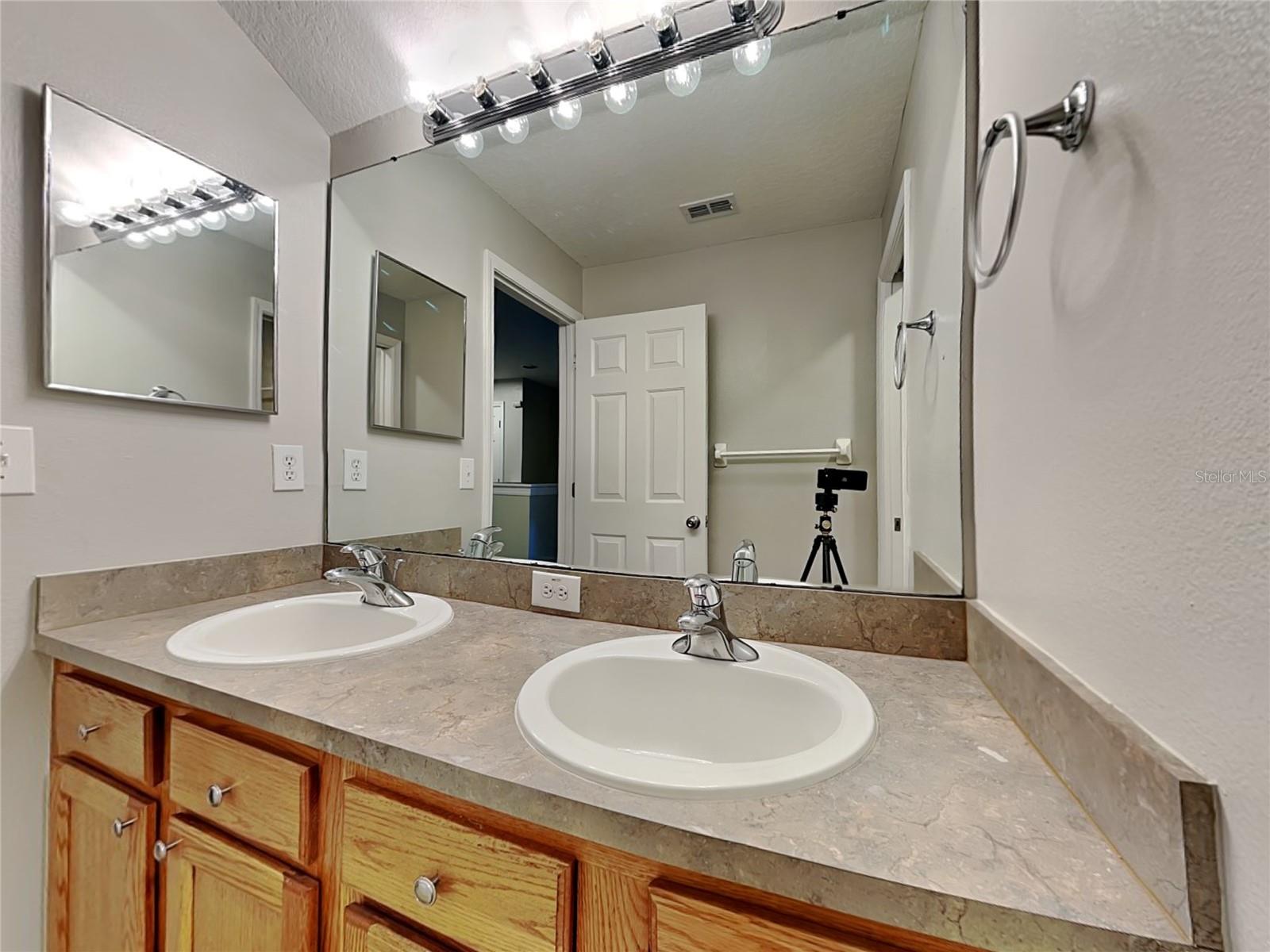 SUNCOAST MEADOWS INCREMENT 01 - Residential Lease