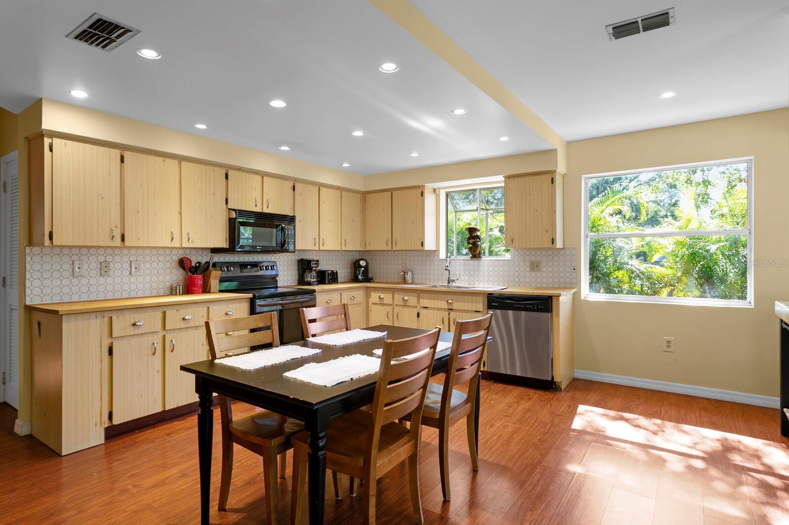 FAIRVIEW - Residential Lease