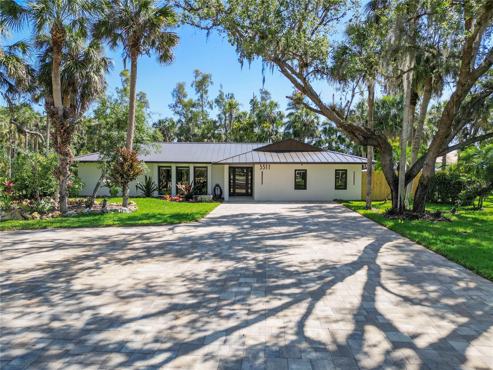 3511 HERITAGE LANE