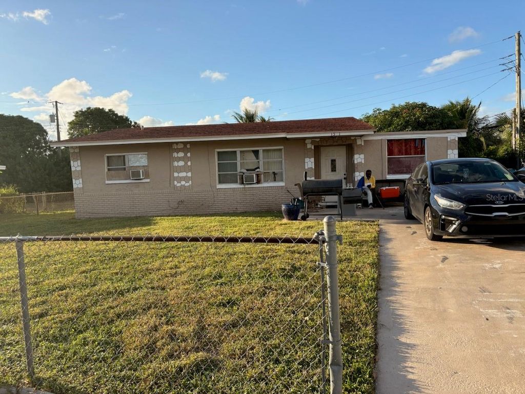 Photo of 1591 NW 1st Street, Boynton Beach, FL 33435 (MLS # TB8441553)