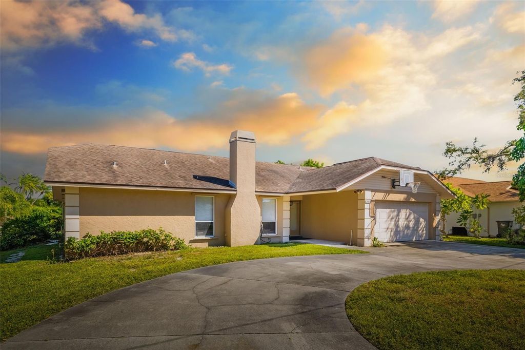 Photo of 2011 81st Street NW, Bradenton, FL 34209 (MLS # A4668760)